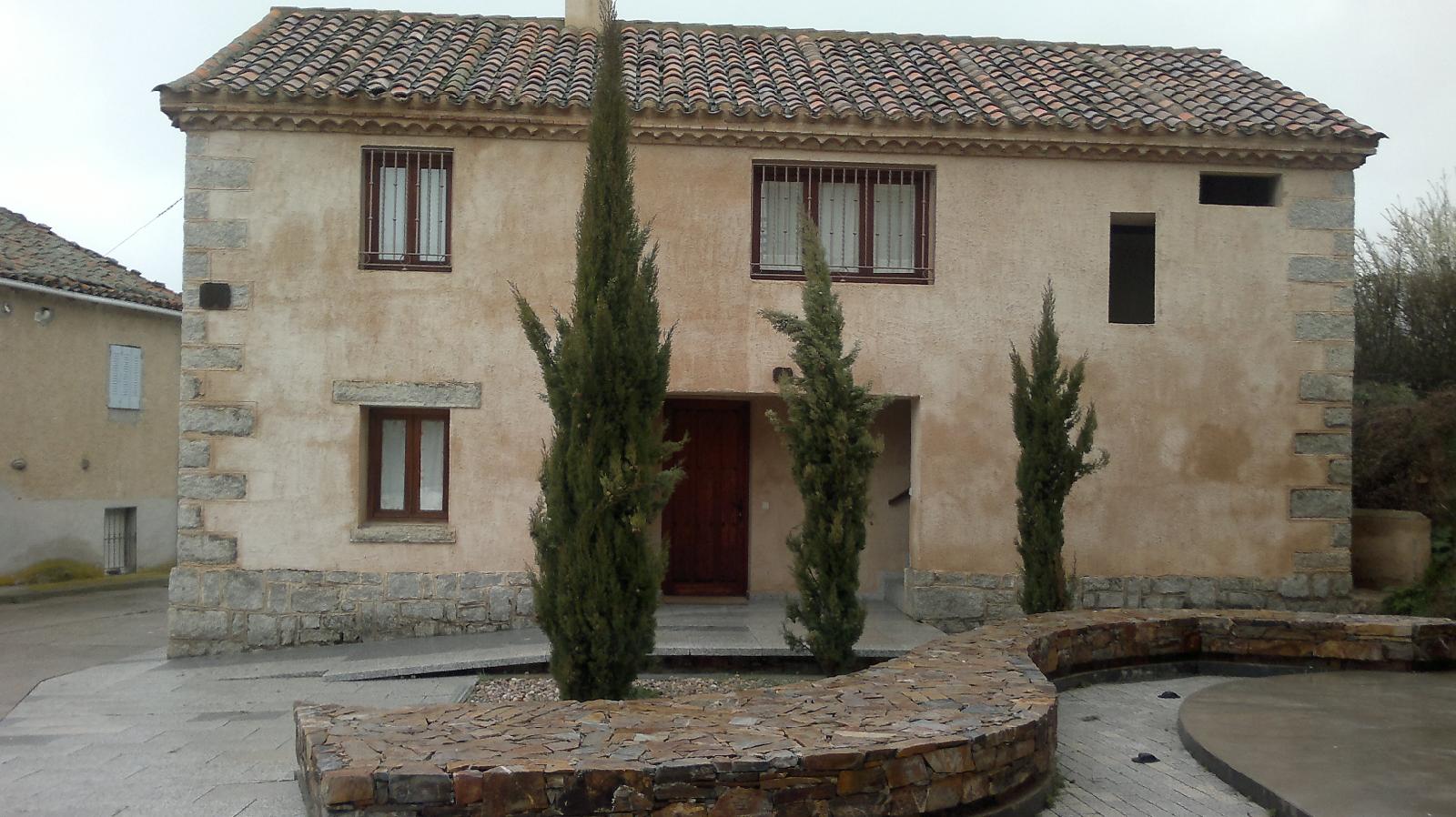 Casa de la Maestra 2 en Madarcos
